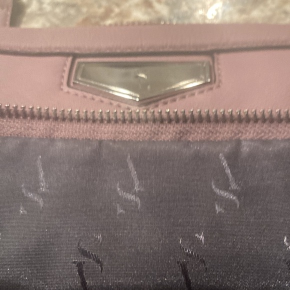 Simple Vera crossover bag - Picture 3 of 13